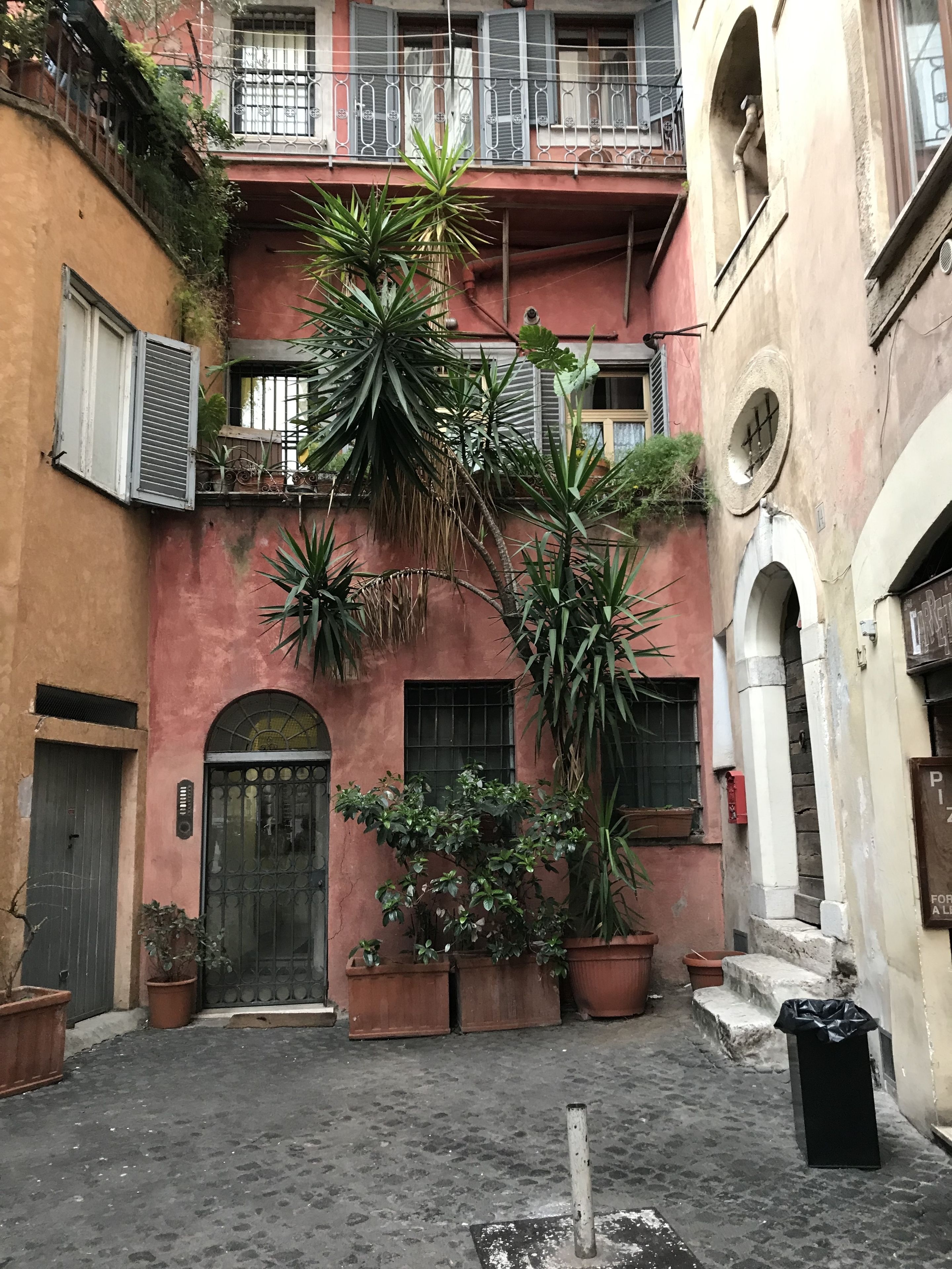 Suites Imperiali Guest House — 4-Star Luxury Hotel in Rome, Italy