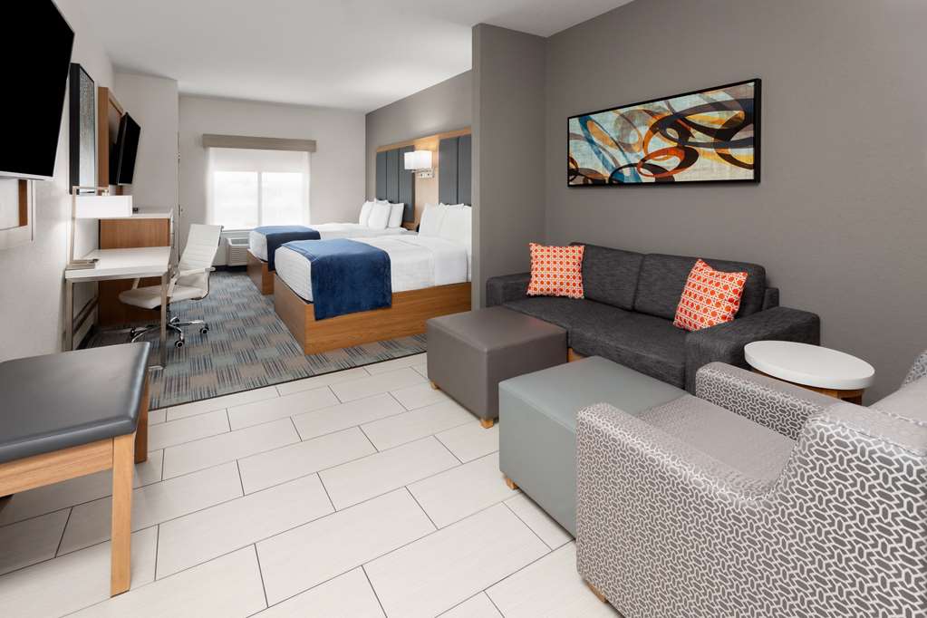 La Quinta Inn & Suites Coralville Iowa City - photo 19