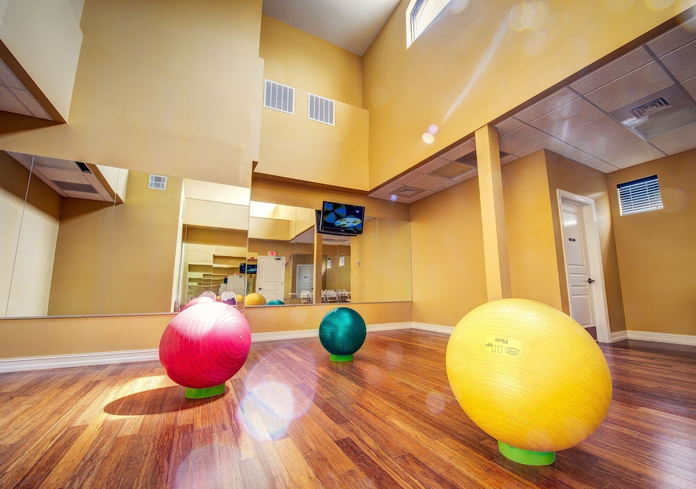 Emerald Greens Hotel Condo Resort - photo 17