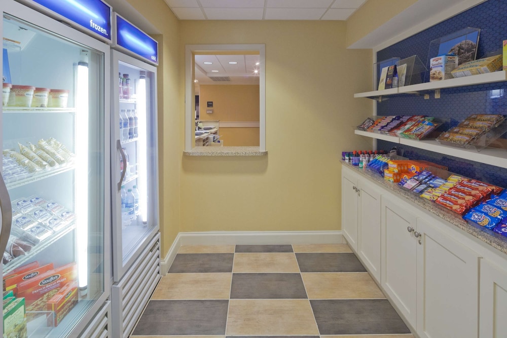 Hampton Inn Moss Point Pascagoula - photo 26