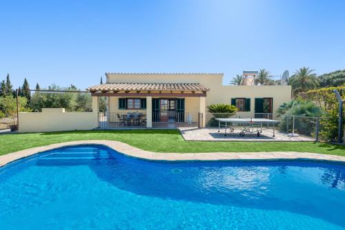 Sea Views Villa Pou d'Ambroitx With Pool and Garden in Alcudia — 4-Star Luxury Hotel in Alcudia, Spain