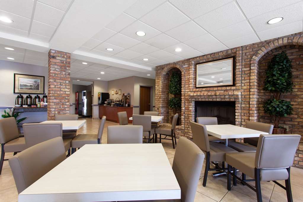 Microtel Inn & Suites by Wyndham Lady Lake The Villages - photo 22
