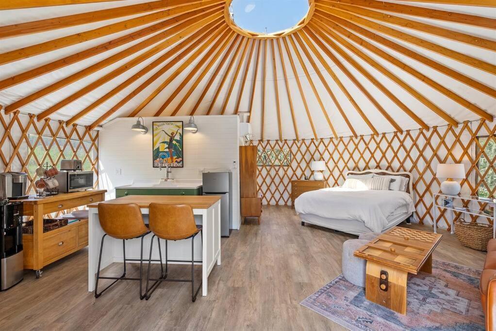 Wine Country Yurt Paso Robles — hotel in Templeton