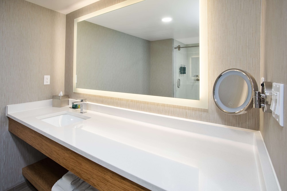 DoubleTree by Hilton Lansing - photo 22