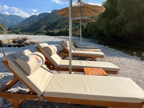 River Escape Villa Private Beach Scenic View & BBQ — Tepelene — photo 4
