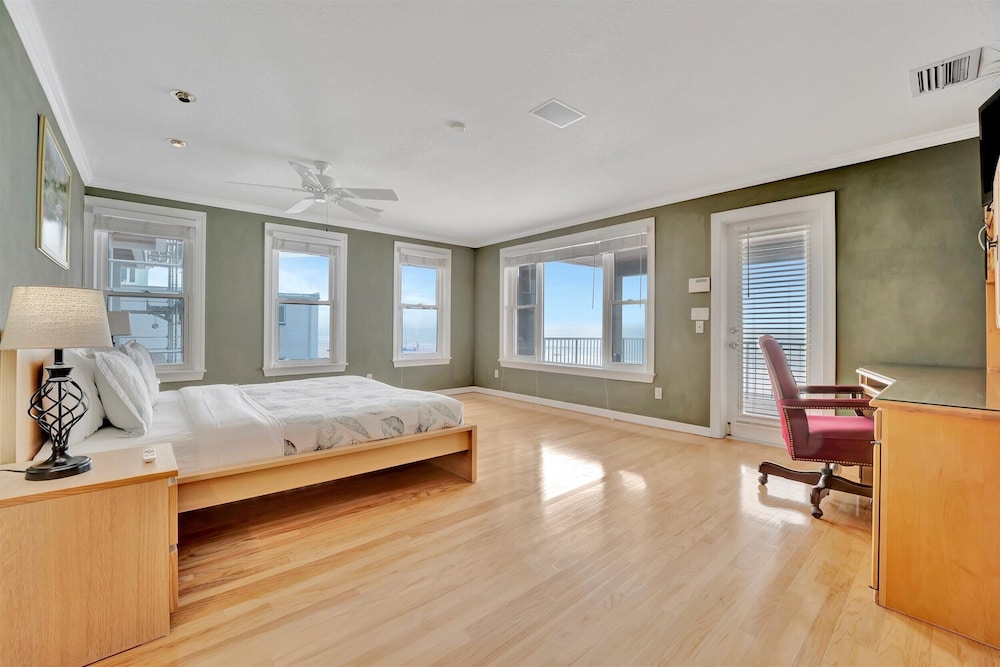 Stones Throw Beachfront Luxury Suites - photo 15