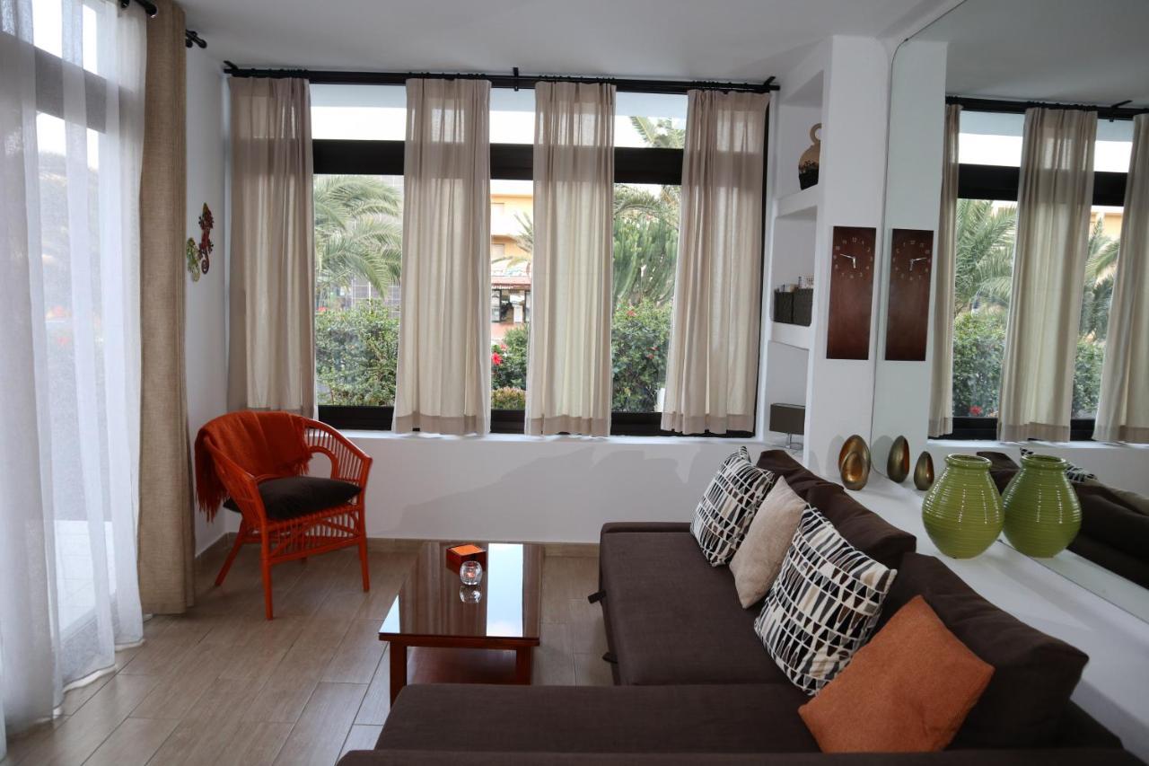 El Gueco Holiday Apartment — 4-Star Luxury Hotel in Costa Teguise, Spain