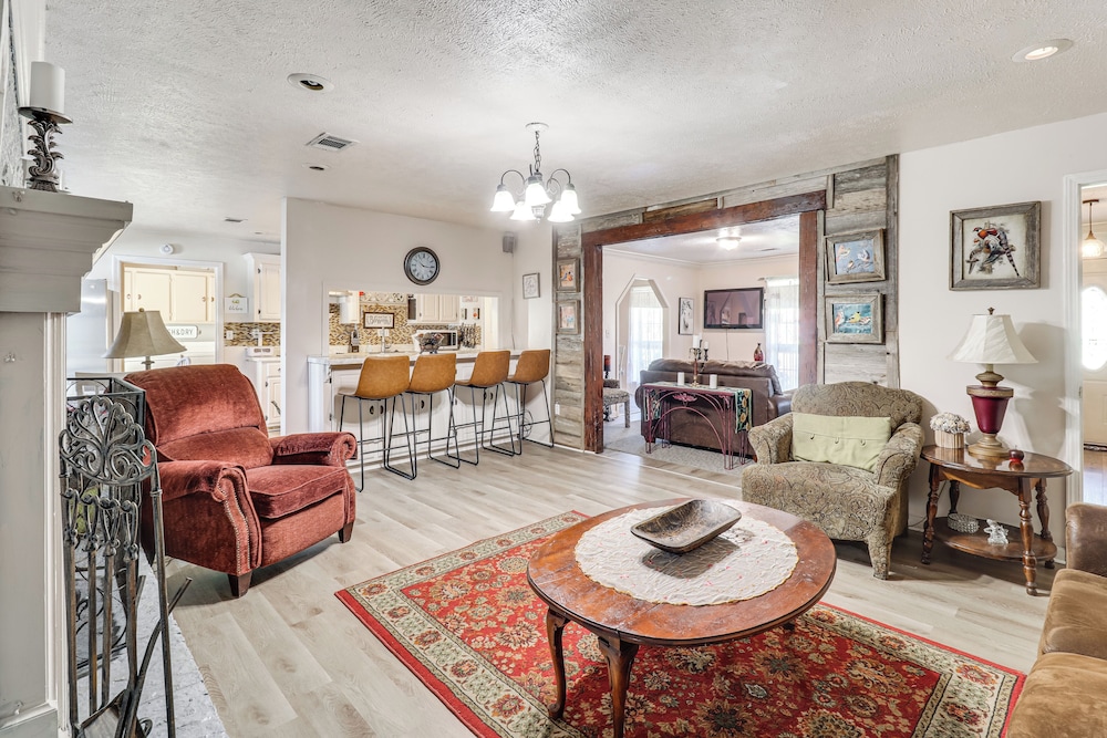 8 Mi to Jackson State University: Peaceful Getaway in Jackson, United States