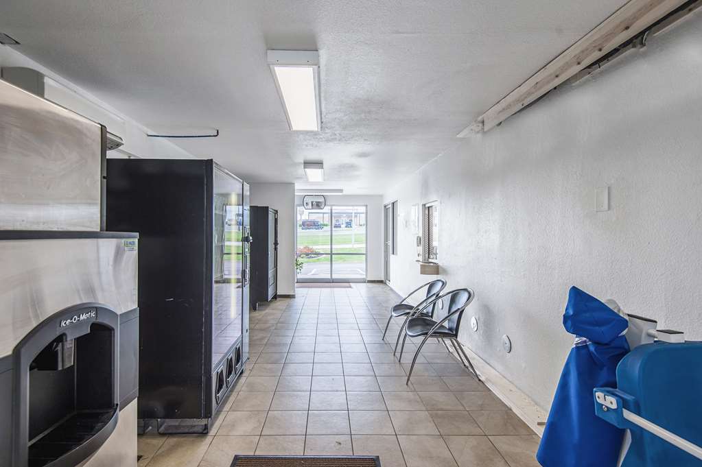 Motel 6 Kansas City MO Airport - photo 35