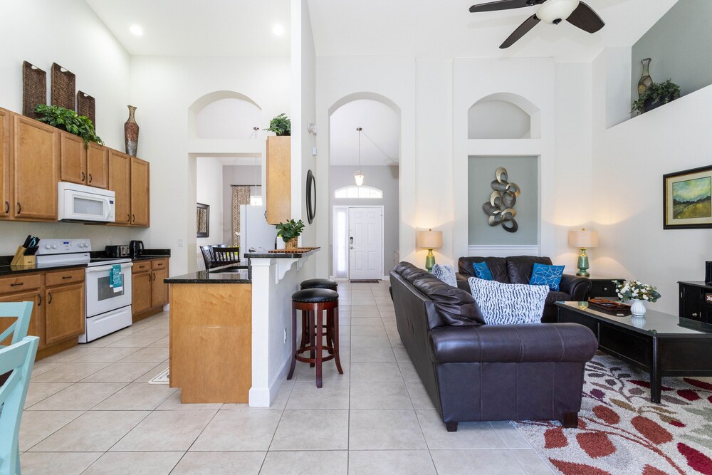 Gorgeous 4Bd with Pool @ 4072 Solterra Resort Davenport - photo 25