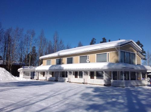 Ämmän Hotelli — hotel in Suomussalmi