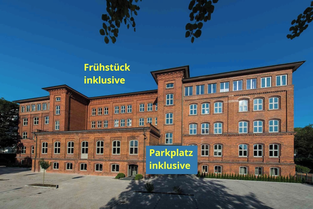 Hotel Volksschule in Hamburg, Germany