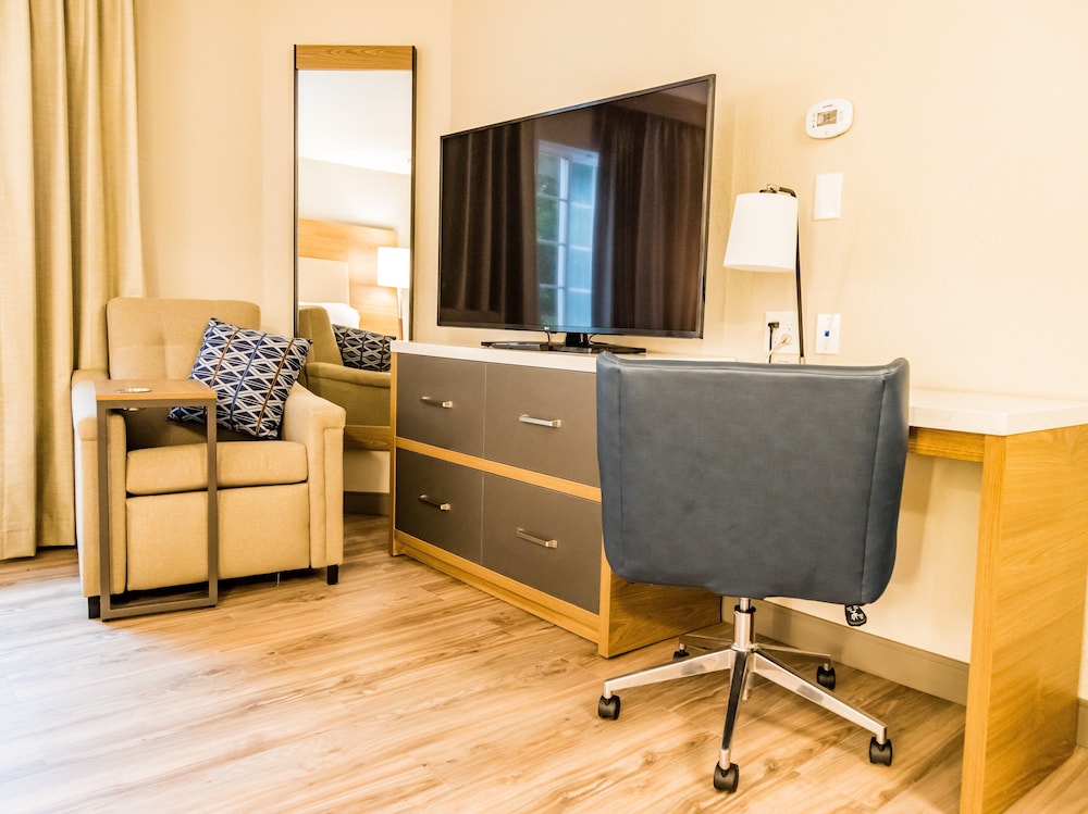 Candlewood Suites Richmond South by IHG - photo 25