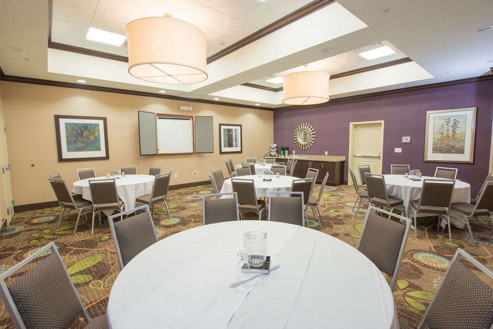 Holiday Inn Bismarck by IHG - photo 74