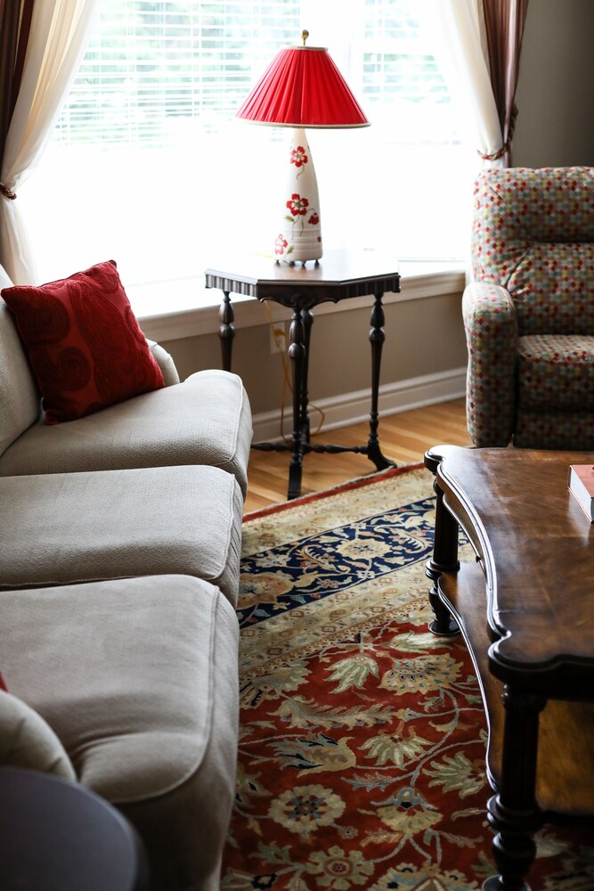 Oakmont Inn - photo 37