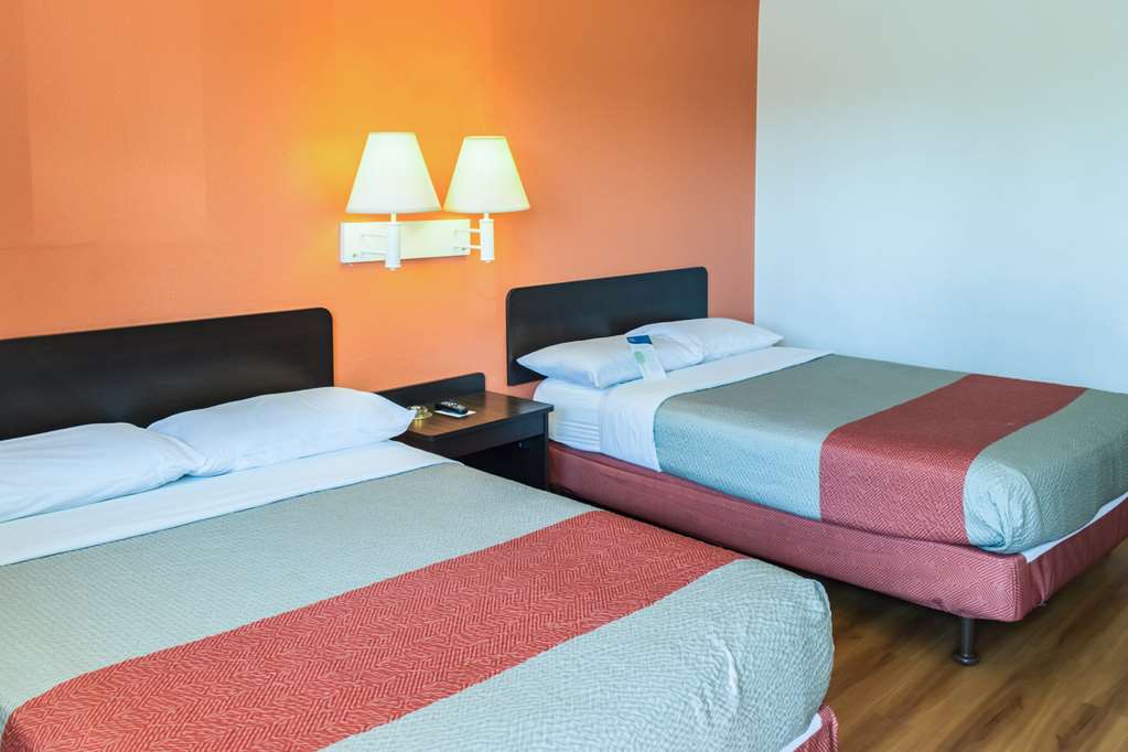 Motel 6 Bakersfield CA East - photo 15