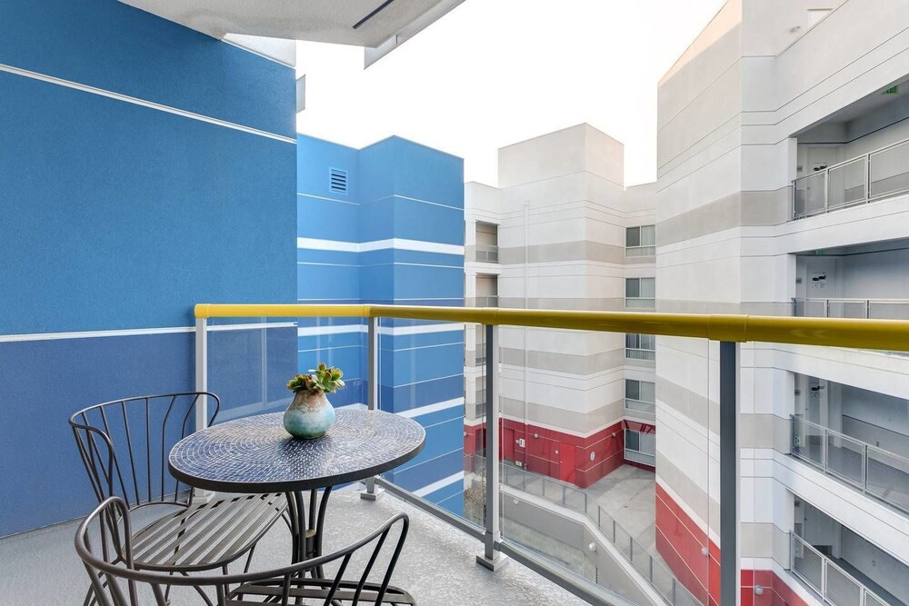 One Bed 1bath Private Balcony Walk TO Beach - photo 15