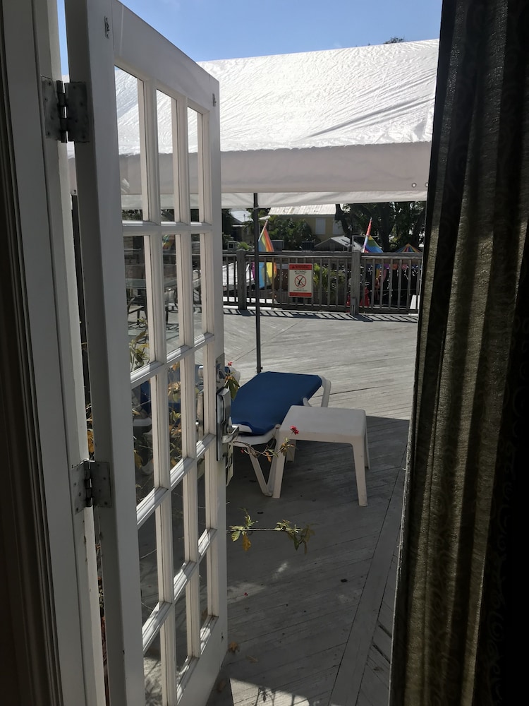 New Orleans House Gay Men Adult Resort - photo 40