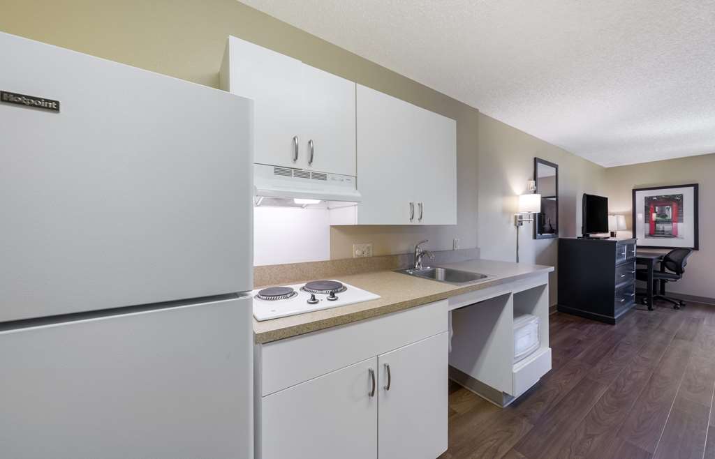 Extended Stay America Suites Orange County Katella Ave - photo 37