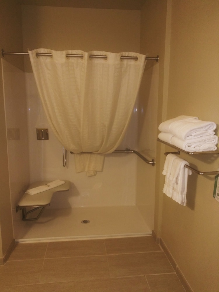 Cobblestone Hotel & Suites Harborcreek - photo 12