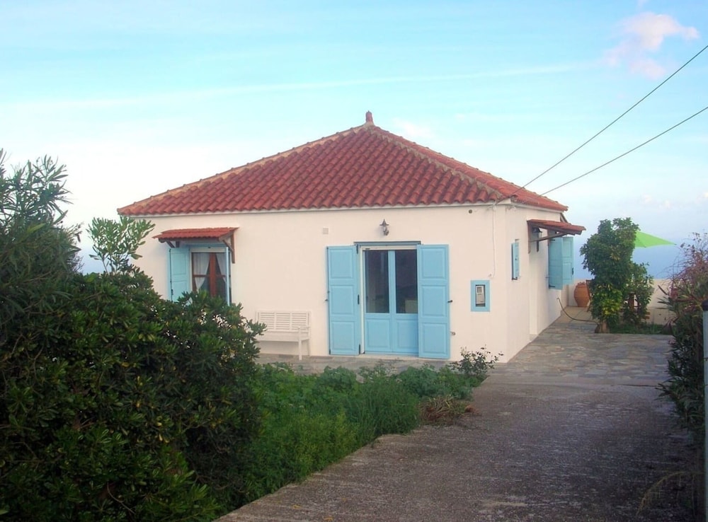 Kefalas nr Almyrida sea View Cottage — 4-Star Luxury Hotel in Georgioupolis, Greece