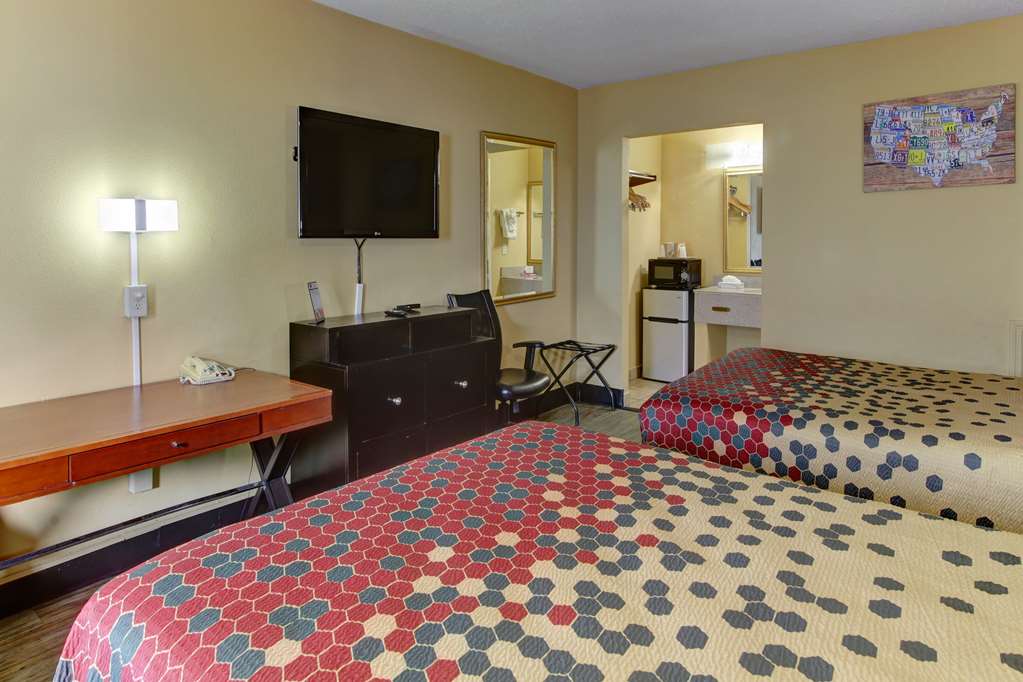 Econo Lodge Virginia Beach Town Center - photo 20