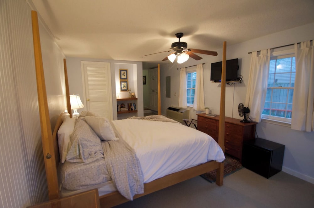Inn at Oriental - photo 33