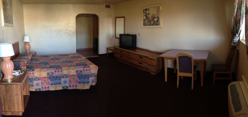 Travelodge by Wyndham Farmington Hwy 64 - photo 7