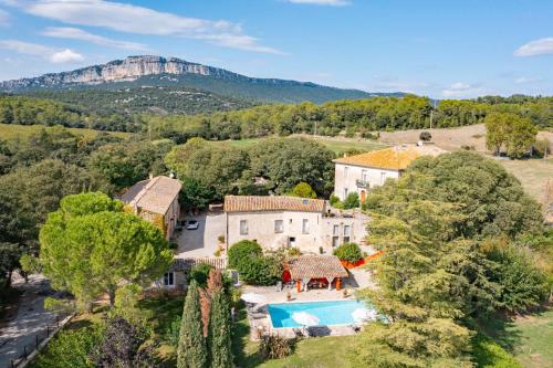 34Math Le Loft in Saint-Mathieu-De-Treviers, France