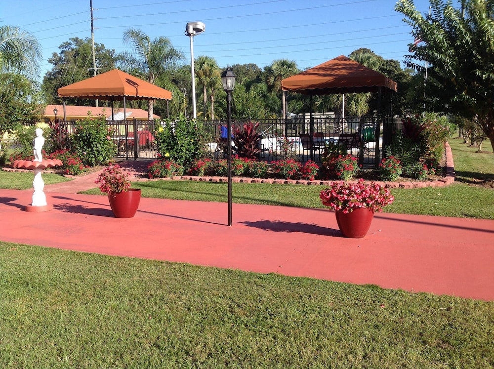 Silver Princess Motel - photo 20