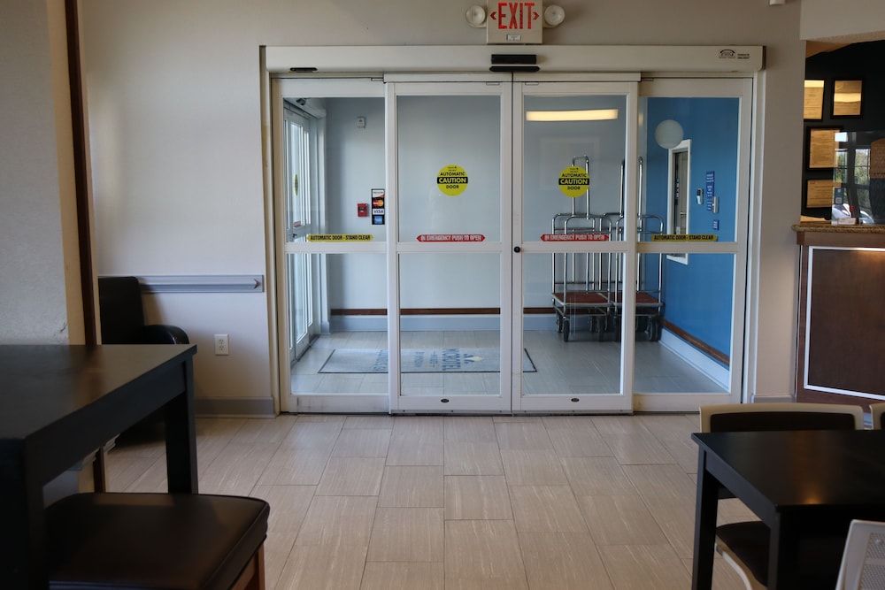 Microtel Inn & Suites by Wyndham Columbus Near Fort Moore - photo 2