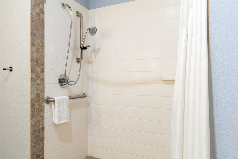 Holiday Inn Express & Suites Leander by IHG - photo 9