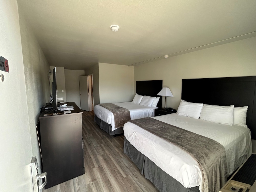 Hwy 50 Inn - photo 6