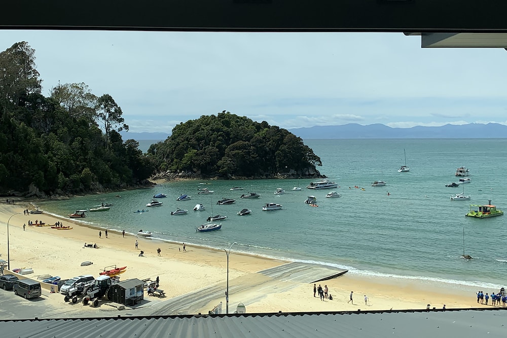 Kaiteriteri Retreat in Nelson, New Zealand