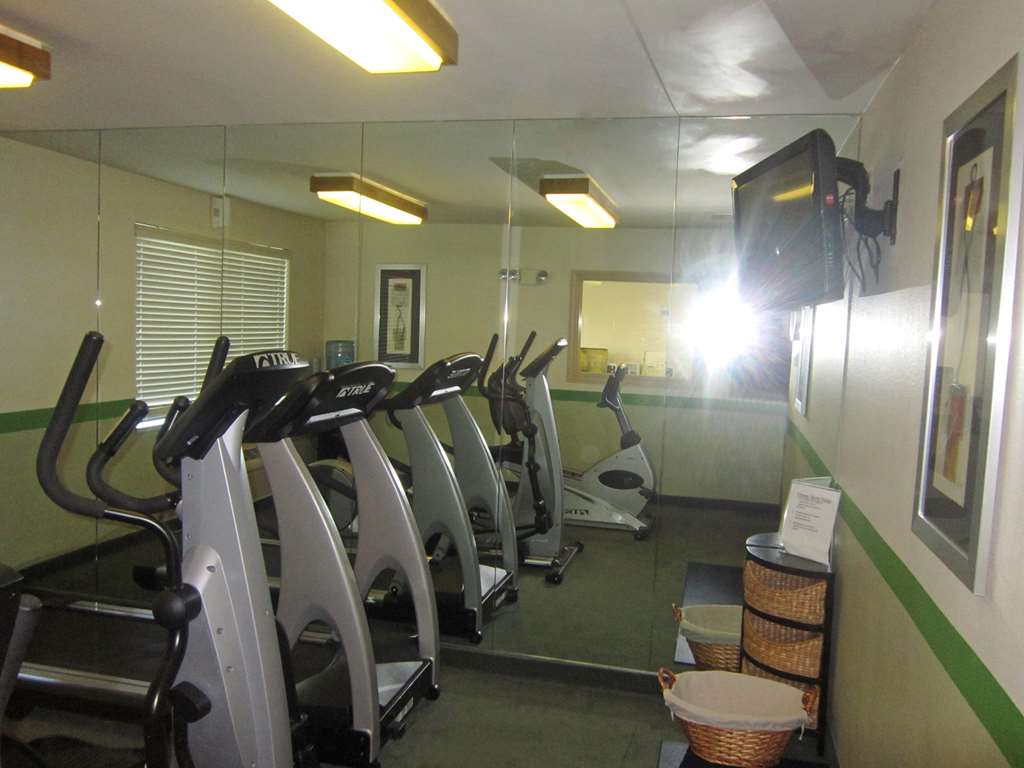 Candlewood Suites Jacksonville Southpoint - photo 30