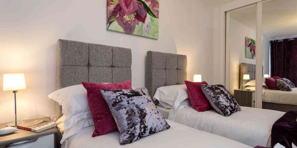 Kings Keep — 4-Star Luxury Hotel in Redhill, United Kingdom