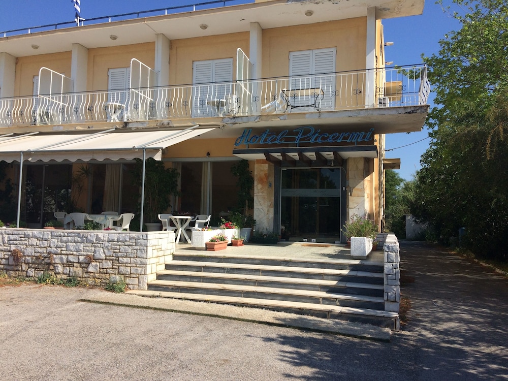 Pikermi Hotel — hotel in Pallini