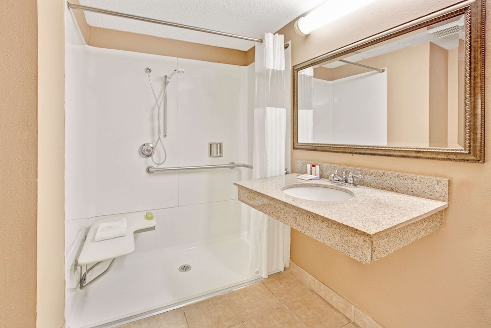 Sonesta Select Hotels Statesville - photo 13