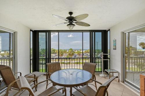 Crescent Royale Condominiums 307 — 4-Star Luxury Hotel in Siesta Key, United States