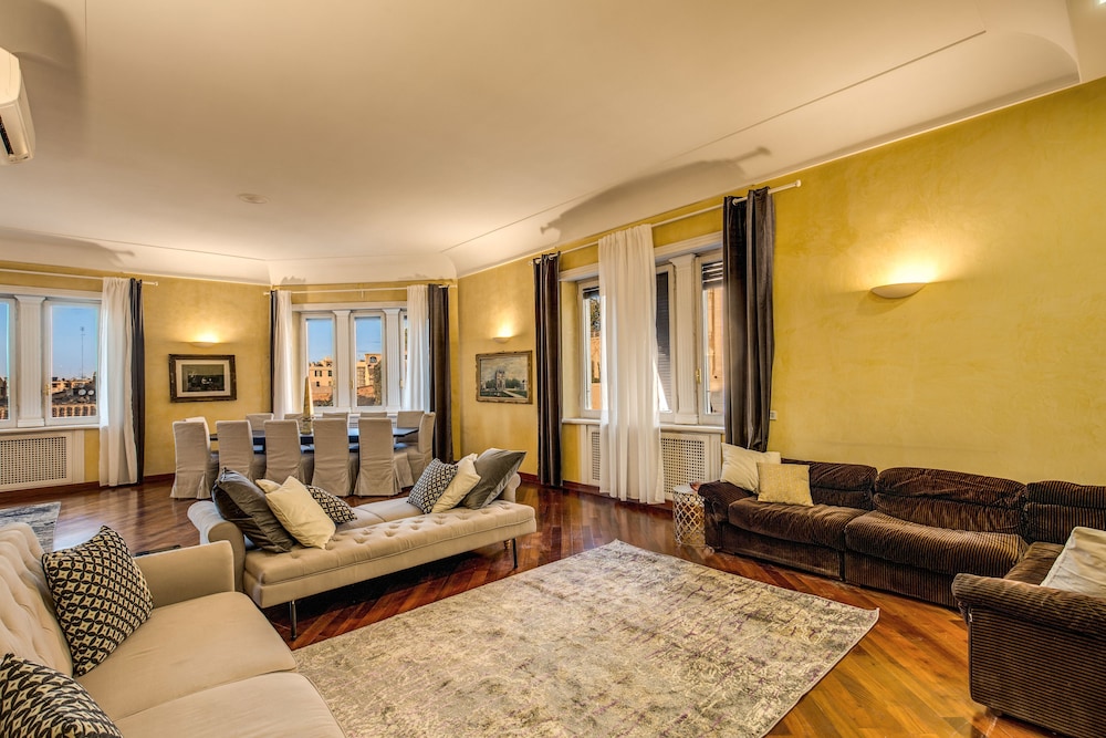 Imperial Panorama Penthouse — 4-Star Luxury Hotel in Rome, Italy
