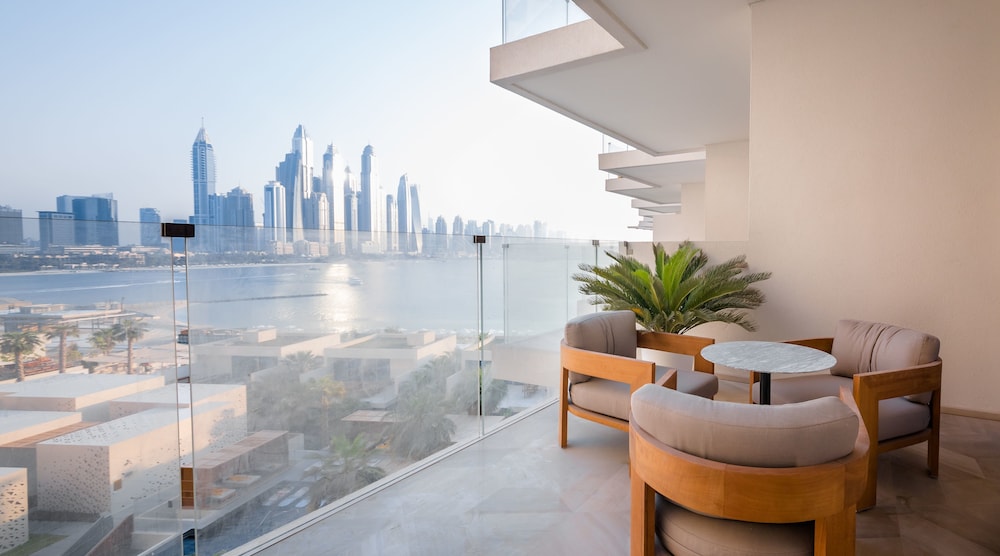Maison Privee Luxury Sea View Apt in FIVE Resort on The Palm — 4-Star Luxury Hotel in Dubai, United Arab Emirates