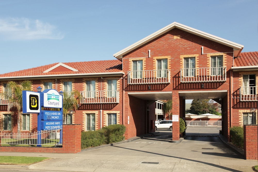 Courtyard Motor Inn in Shepparton, Australia