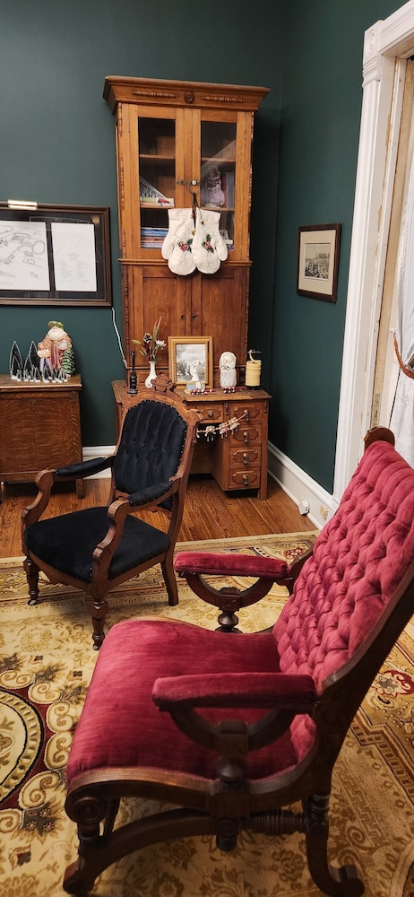 Oaklawn Inn Llc - photo 55