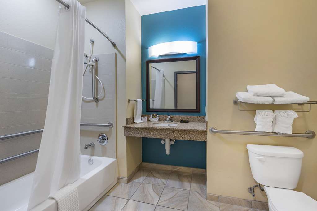 Best Western Plus Patterson Park Inn - photo 30