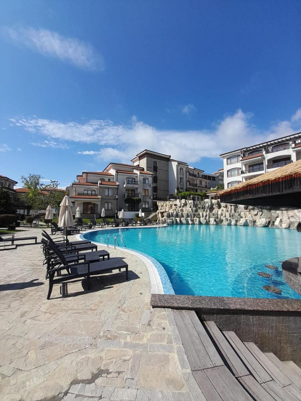 Beautiful 3 Room Apartment with Pool And Sea View Aheloy — 4-Star Luxury Hotel in Aheloy, Bulgaria