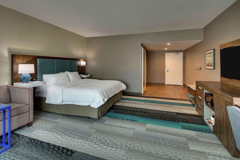 Hampton Inn & Suites Southport - photo 24