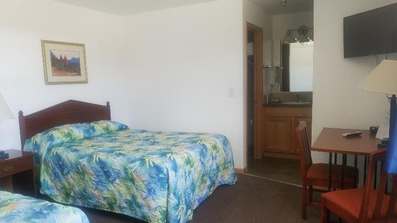 Howard's Motel - photo 3