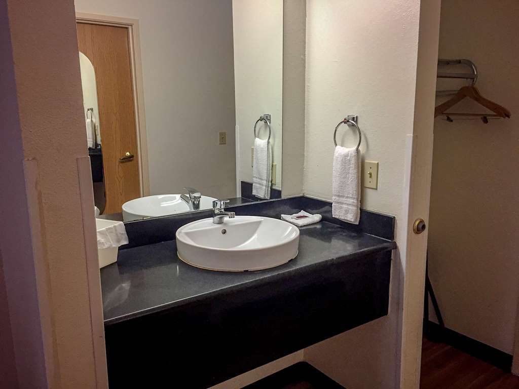 Motel 6 Woodway TX - photo 13