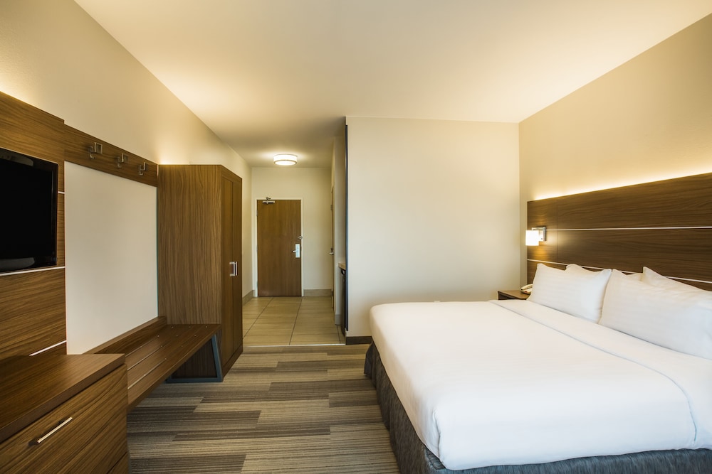 Holiday Inn Express & Suites Cedar City by IHG - photo 20