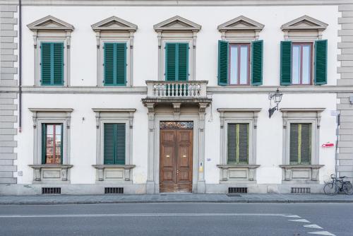 A due passi da Ponte Vecchio — 4-Star Luxury Hotel in Florence, Italy